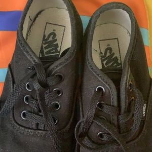 Tennis Levi’s size 7